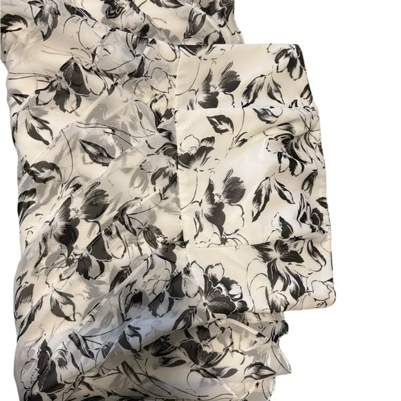 White House Black Market Strapless Black and White Dress - Picture 5 of 5